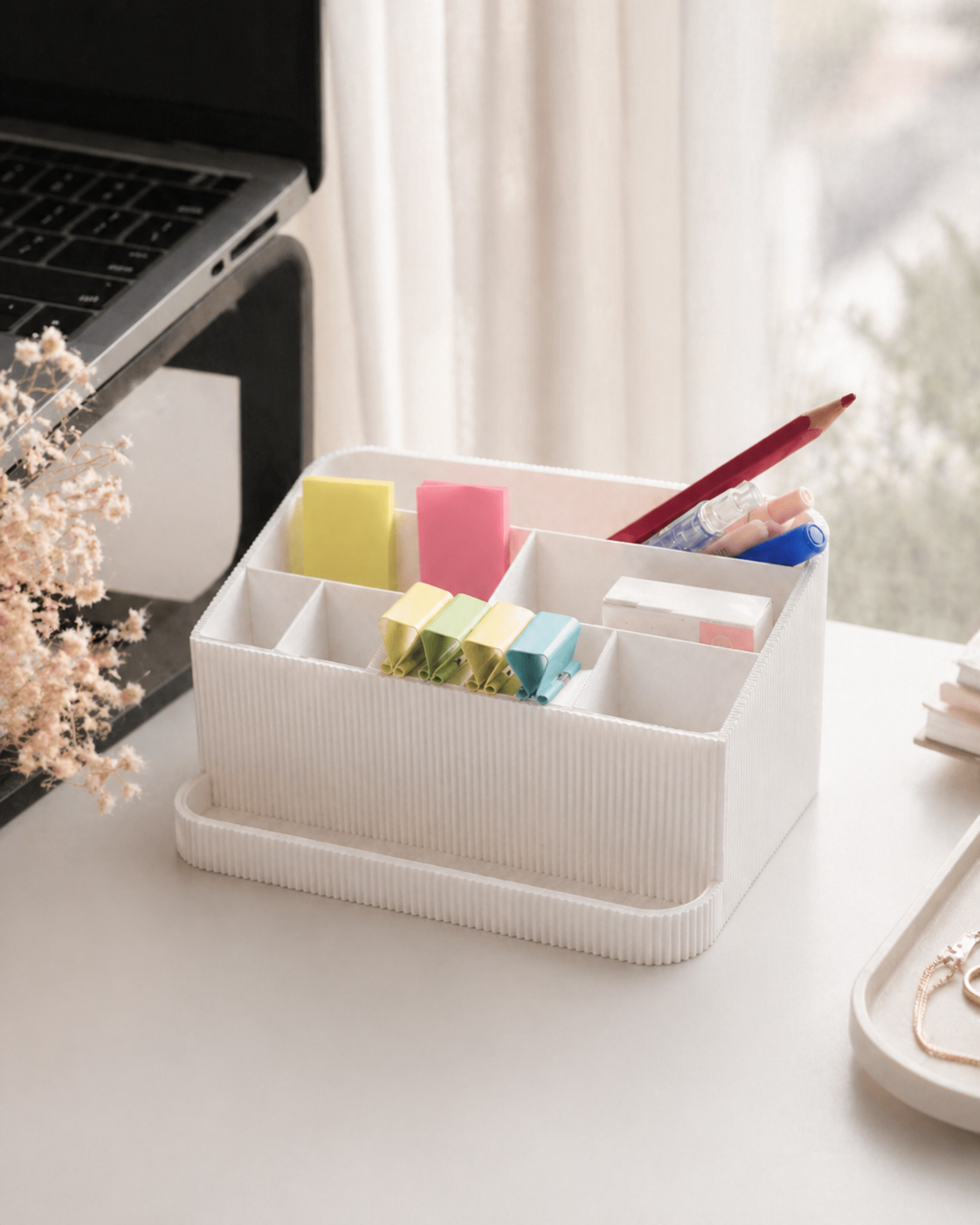 Organizator de birou cu compartimente și tăviță frontală – suport pentru accesorii office
